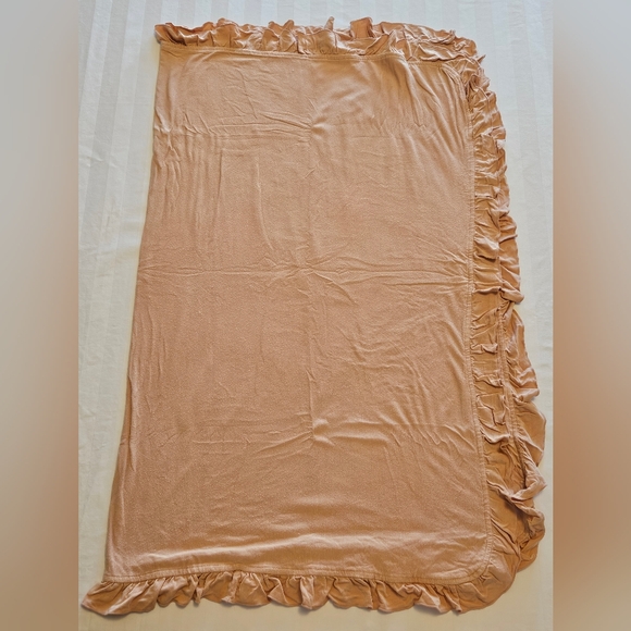 Kickee Pants Ruffled Baby Blanket, EUC - Picture 3 of 11